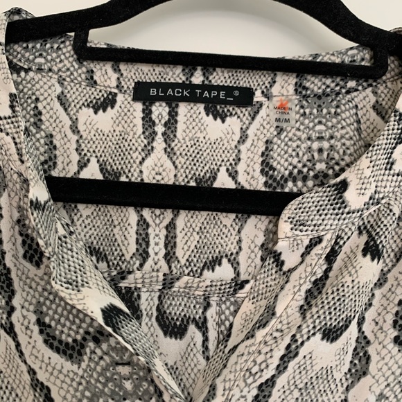 Snakeskin print blouse - Picture 7 of 8